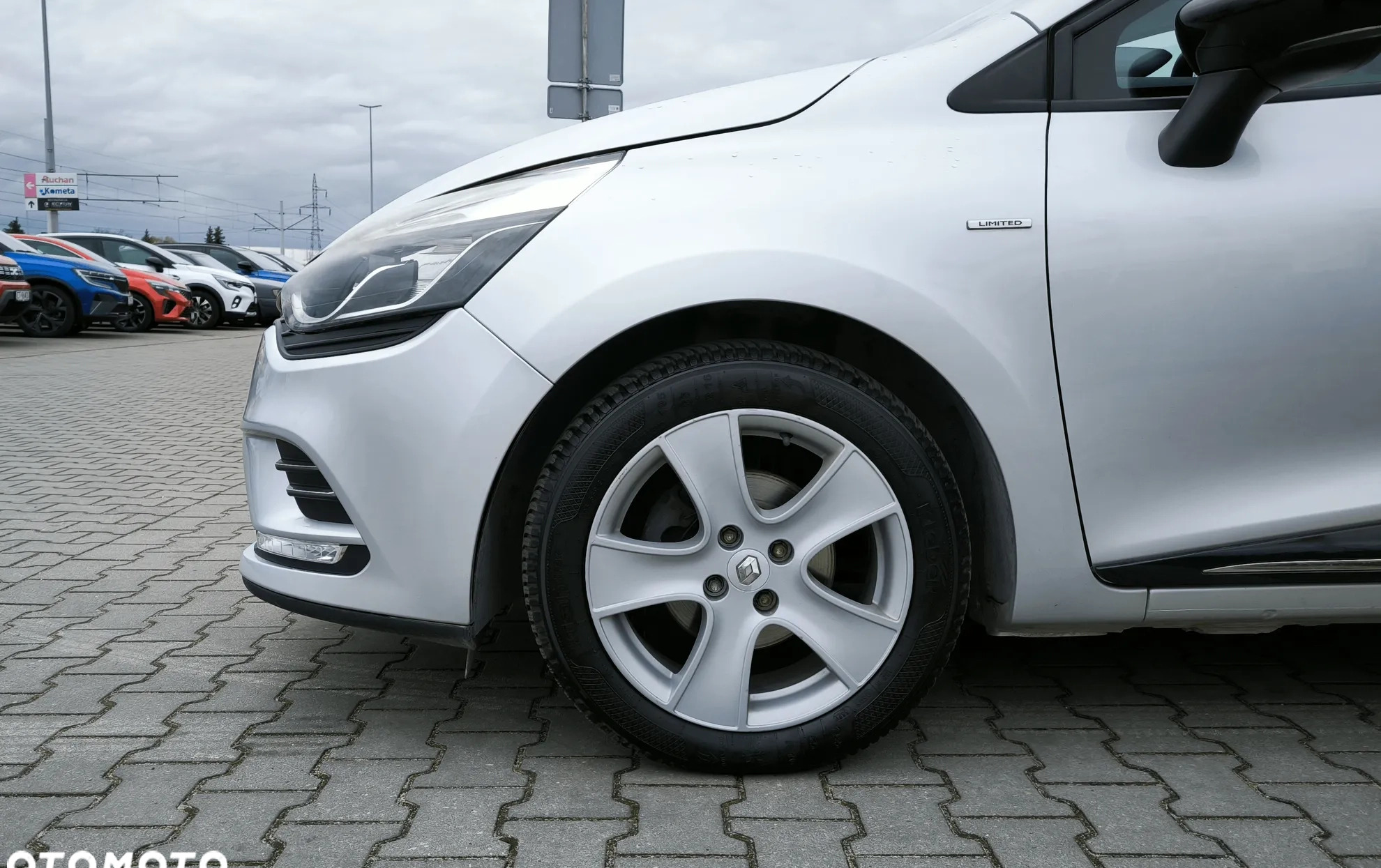 Renault Clio cena 36600 przebieg: 82214, rok produkcji 2016 z Baranów Sandomierski małe 277